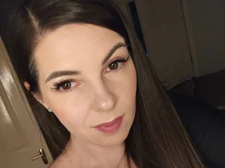 Visit FoxyTaylor Room